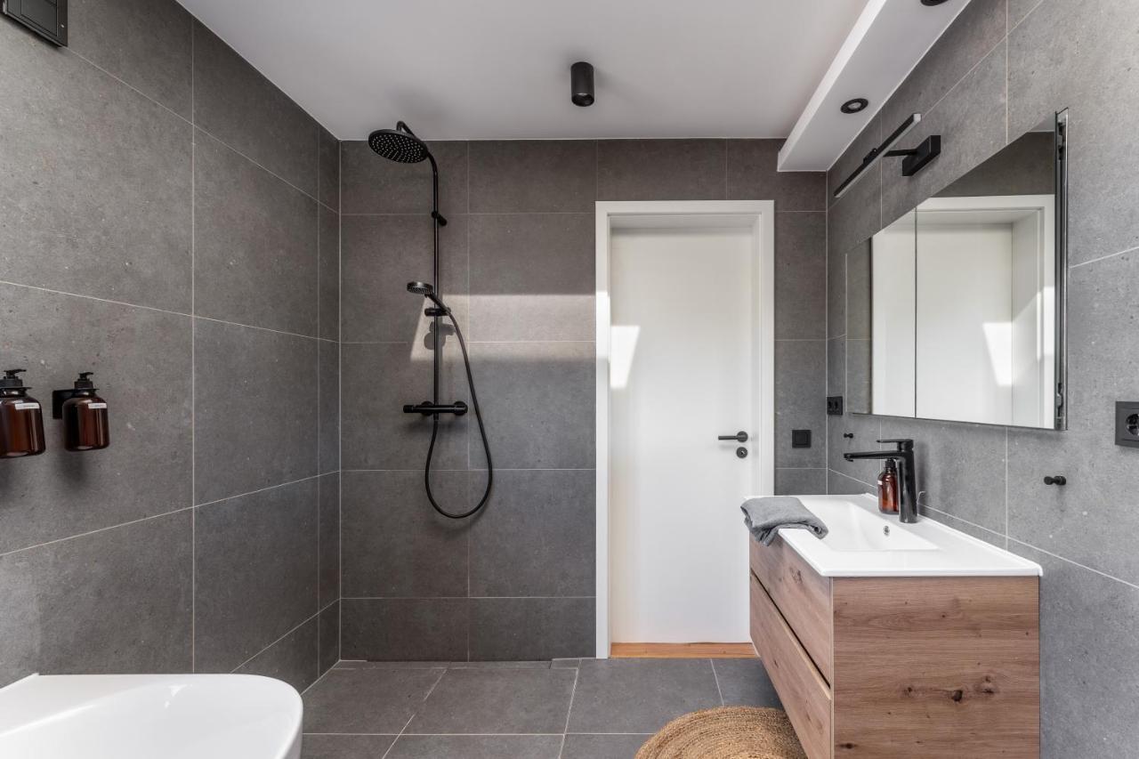 Gemuetliches Und Lichtdurchflutetes Penthouse Mit Sternenhimmelblick, Boxspringbett Und Terrasse - Gute Anbindung An Die Innenstadt Kassel Eksteriør bilde